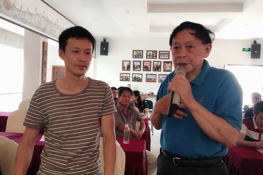 刘唐慎教授在武夷山市举办陶瓷知识讲座